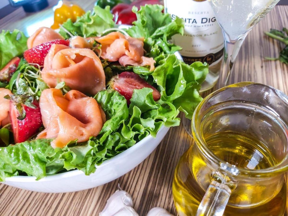 Mds Hotel Calama Zewnętrze zdjęcie Salmon salad